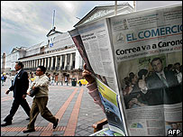 Newspaper reader in Quito 